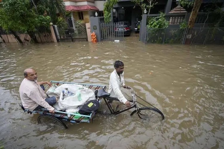 بارش سے ملک کے مختلف حصوں میں سیلاب کے حالات