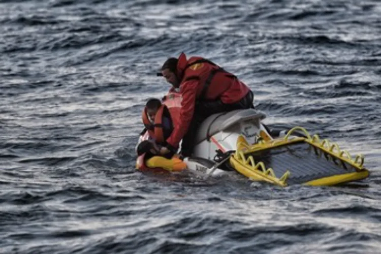 یونان میں تارکین وطن کی ایک اور کشتی ڈوب گئی، 15 ہلاک