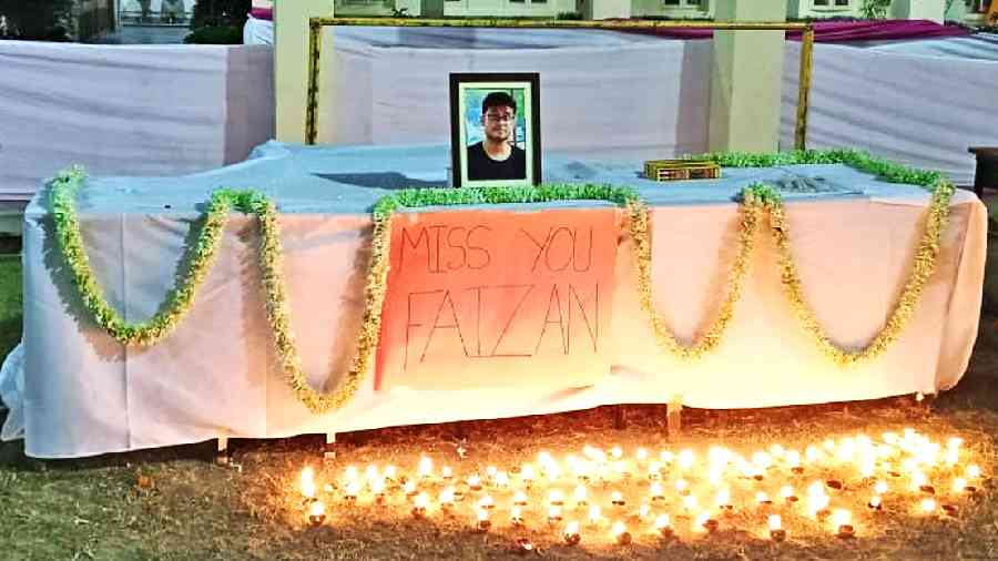   آئی آئی ٹی کھڑگپور:فیضان  کی مشتبہ موت ، اہل خانہ کو رپورٹ کا انتظار