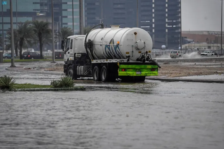 سعودی عرب: شدید بارش نے 2009 کا ریکارڈ توڑ دیا، دو افراد ہلاک