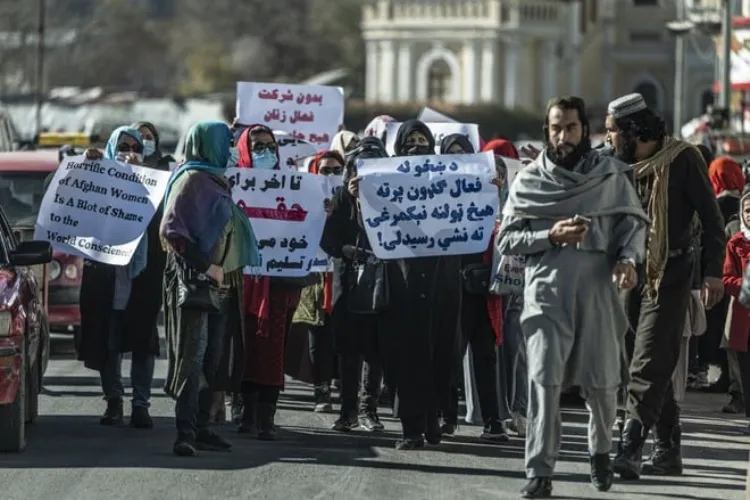 خواتین پر تشدد کے خاتمے کا عالمی دن، کابل میں افغان خواتین کا احتجاج