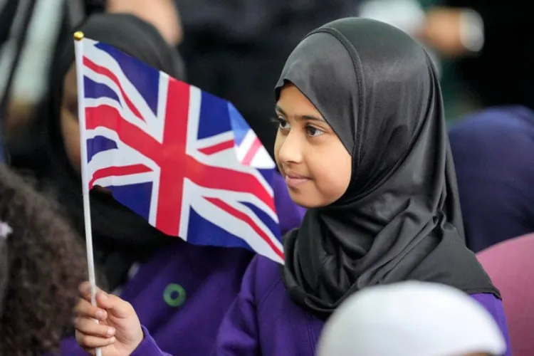 برطانیہ میں مسلمانوں کی تعداد میں ایک دہائی میں 44 فیصد اضافہ