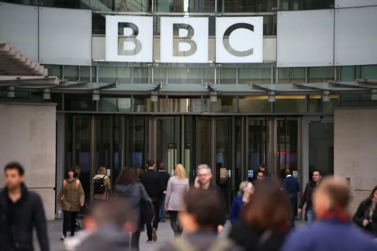 لندن:  85 سال بعد بی بی سی کی ریڈیو عربی سروس بند