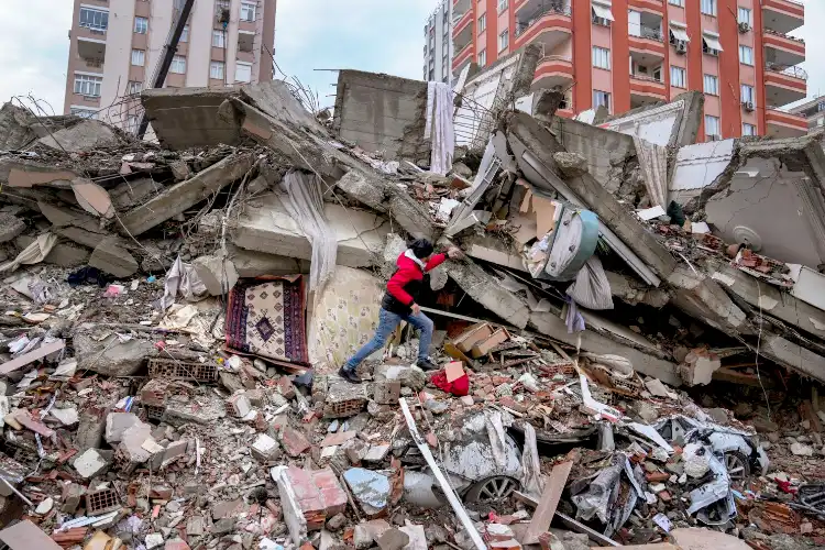 ترکی: زلزلہ میں عمارتوں کاانہدام،171 گرفتاری وارنٹ جاری

