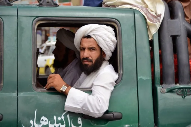 طالبان کا اعلان۔  رہنماؤں کے بیٹے وزارتوں سے برطرف 
