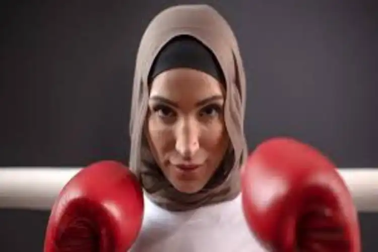 ٹینا رحیمی: حجابی باکسرجوعوامی غلط فہمیوں کو دورکر رہی ہیں

