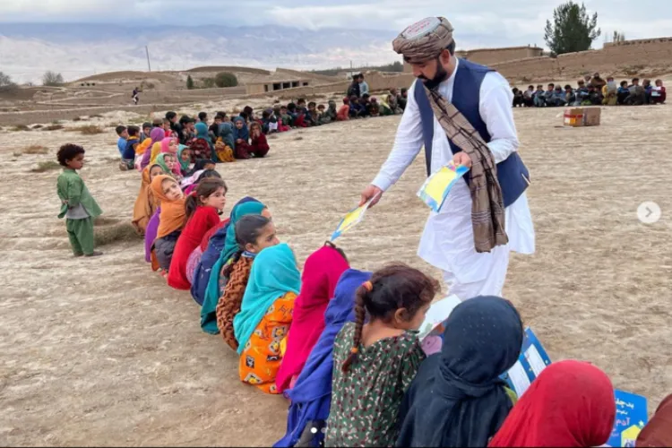 افغانستان: بچیوں کو مفت تعلیم دینے والا سماجی کارکن گرفتار
