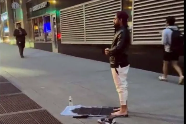  پاکستانی کرکٹر محمد رضوان کی امریکہ کی سڑک پر نماز اور اذان دینے کی ویڈیو وائرل