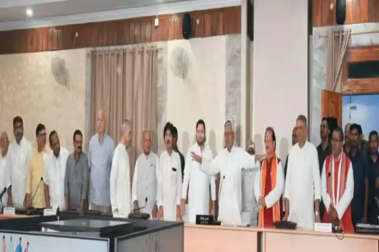 ریزرویشن کی حد میں اضافہ ہو،مسلمانوں کو الگ سے ریزرویشن ملے،کل جماعتی مٹینگ میں مطالبہ