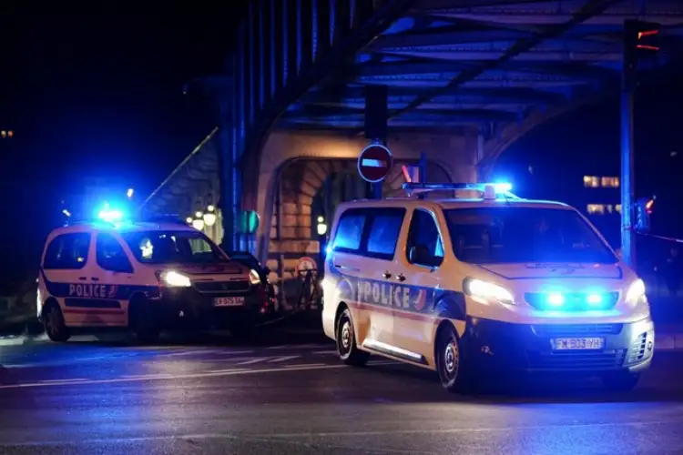 پیرس:سیاحوں پر حملہ، ایک شخص ہلاک 