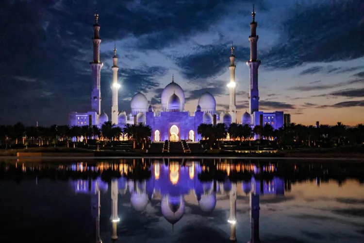  رمضان: شیخ زید مسجد میں   لاکھوں زائرین کی آمد