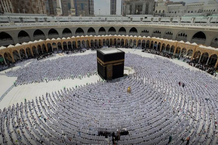عرب دنیا  میں نماز عید  کے خوبصورت مناظر 