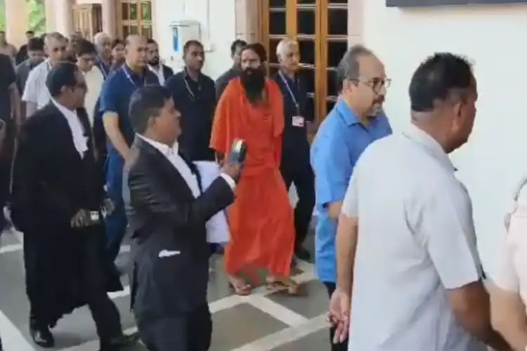 پتنجلی کی 14مصنوعات پر پابندی،سپریم کورٹ میں کیس کی سماعت
