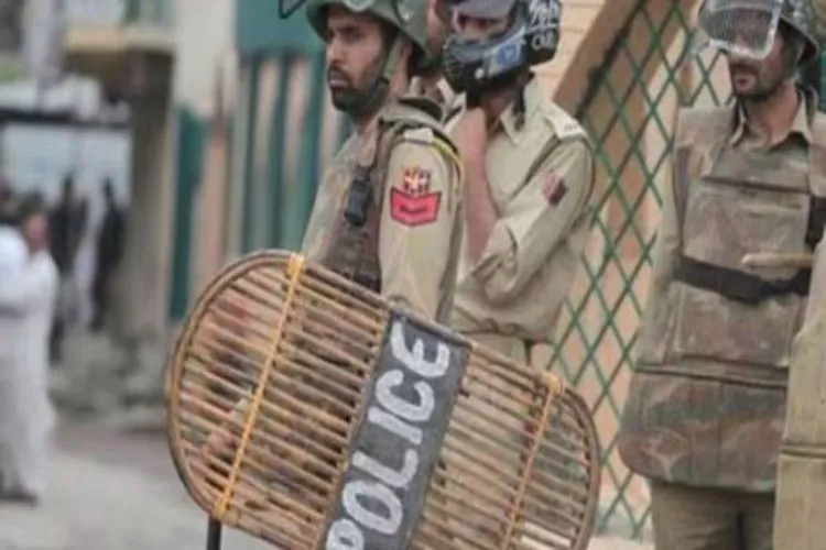 جموں کشمیر:  پولیس نے 7 دہشت گردوں کی جائیداد ضبط کی