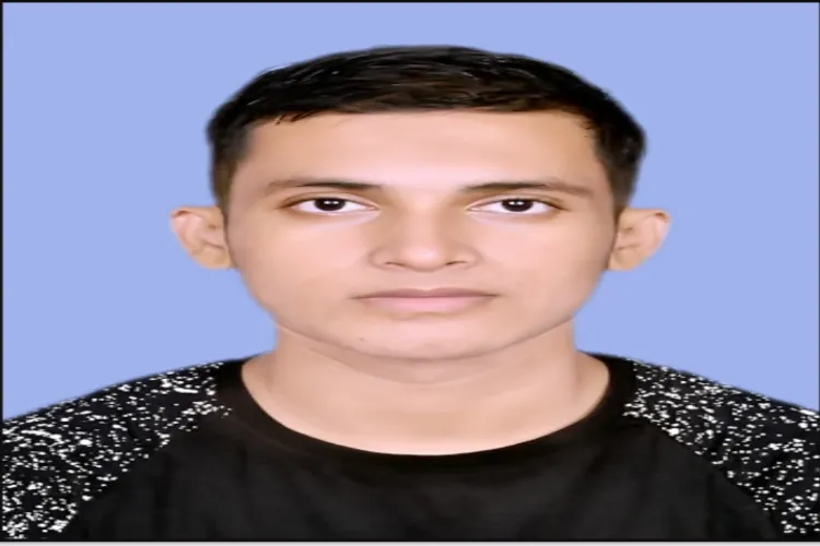 رحمانی 30 کے طالب علم نے بے مثال کامیابی حاصل کی