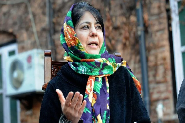 پہلگام پہنچی محبوبہ مفتی، حملے کی جگہ کا لیا جائزہ