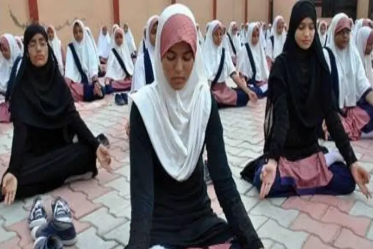 یوگا مذہب نہیں، صحت بخش ورزش ہے: مولانا مفتی شہاب الدین رضوی
