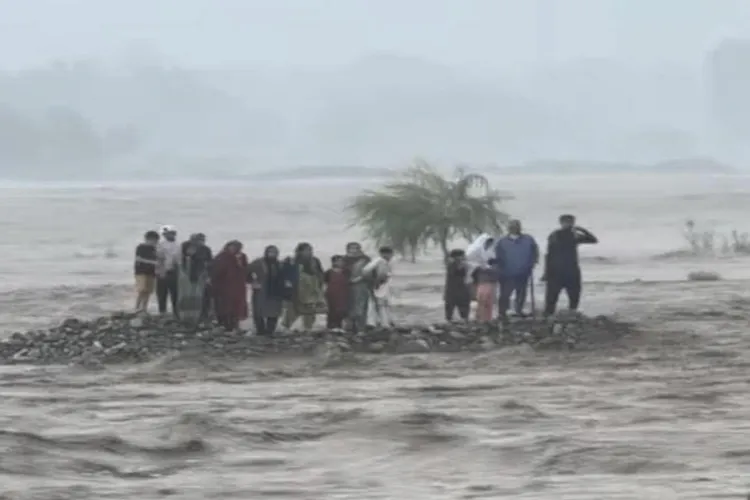 پاکستان: سوات میں سیلاب، 18 سیاح دریا میں بہہ گئے