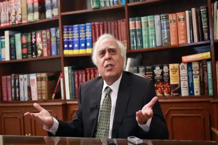 جسٹس شیکھر یادو کو بچانے کی کوشش کر رہی ہے حکومت: کپِل سِبّل