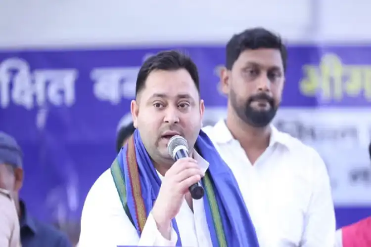 بہار : ووٹر لسٹ کی جانچ پر تیجسوی یادو کا اعتراض، الیکشن کمیشن کے دعووں کو مسترد کیا