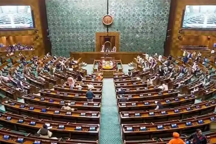 ایس آئی آر معاملے پر پارلیمنٹ میں اپوزیشن کا ہنگامہ