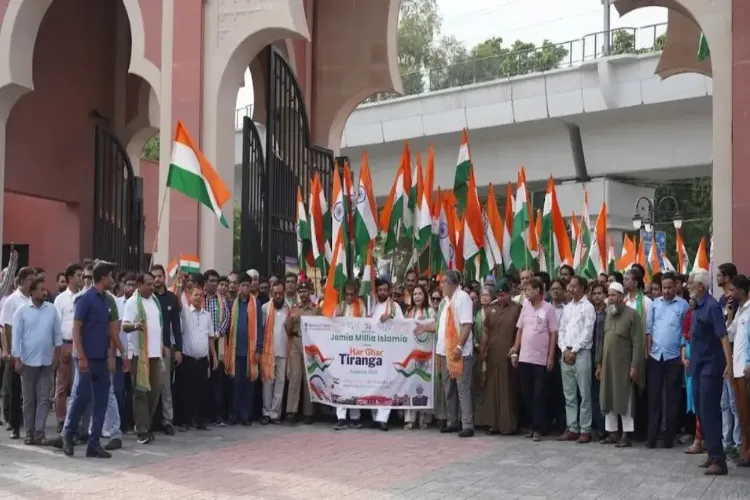 جامعہ ملیہ اسلامیہ  سے اے ایم یو تک: ہر گھر ترنگامہم  میں قومی پرچموں کا سیلاب