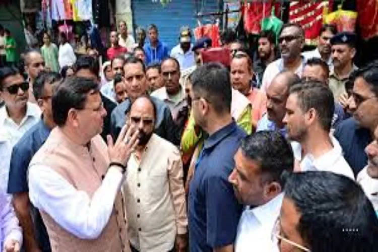 وزیر اعلیٰ دھامی کا تھرا لی دورہ، متاثرین کو مکمل تعاون کا وعدہ