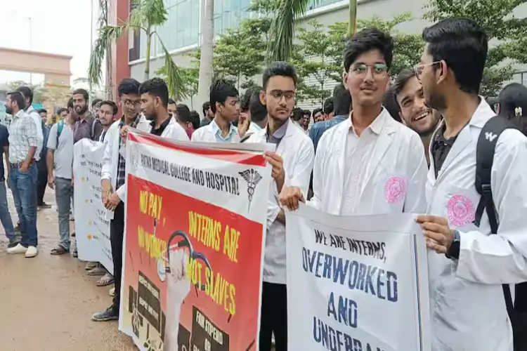 بہار :میڈیکل کالجوں کے جونیئر ڈاکٹرز غیر معینہ مدت کی ہڑتال پر