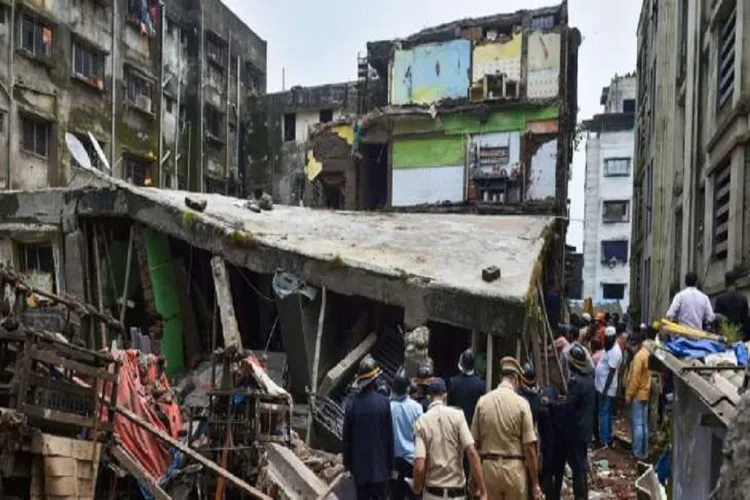 پالگھر میں عمارت گرنے سے مرنے والوں کی تعداد 15