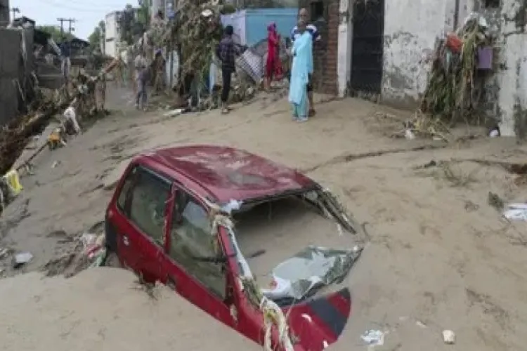 کٹرا بارش ۔ ہوٹل والے دیں گے  یاتریوں کو  مفت رہائش