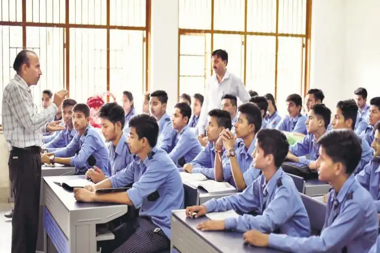 دہلی کےطلبہ تعلیم پر قومی اوسط سے دوگنا خرچ کرتے ہیں: سروے