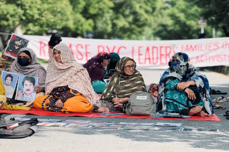 بلوچ خاندانوں کا احتجاج 46ویں روز میں داخل، رہنماؤں کی رہائی کا مطالبہ