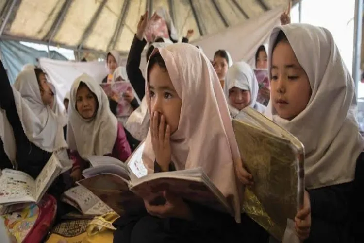 اقوام متحدہ : افغانستان کے 90 فیصد سے زائد افراد لڑکیوں کے تعلیم کے حق   میں