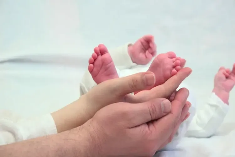 اسپتال پر بچوں کی تبدیلی کا الزام