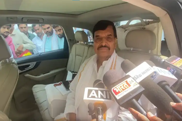 اعظم خان کو جھوٹے مقدموں میں پھنسایا گیا تھا: شیوپال سنگھ یادو