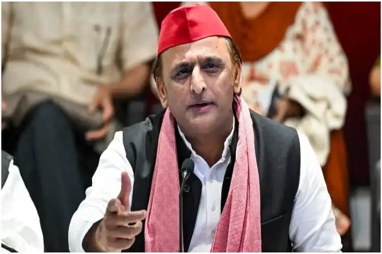 اکھلیش یادو نے اعظم خان کی رہائی کا خیرمقدم کیا