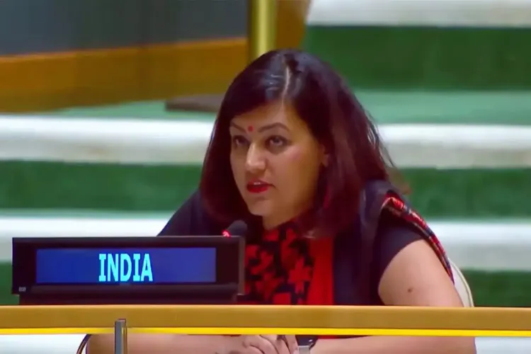  تباہ شدہ رن ویز اور جلے ہوئے ہینگرز فتح دکھائی دیتے ہیں تو۔۔۔ شہباز شریف کی تقریر پر ہندوستان کا سخت ردعمل