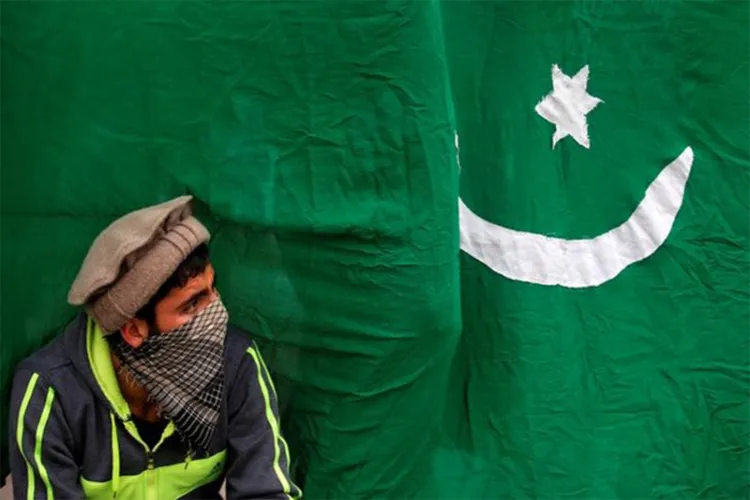 پاکستان :  ڈھابے پر کھانے پر ہندو نوجوان کو تشدد کا نشانہ  بنایا