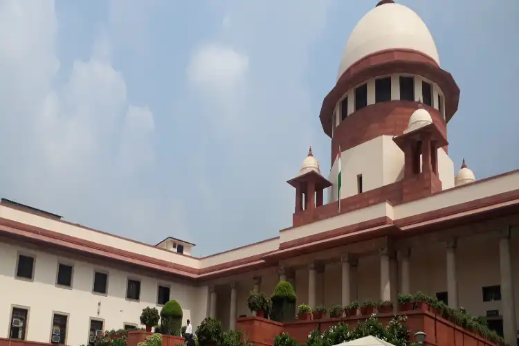 پیدل چلنے والوں کے لئے ضوابط تیار کریں:سرکار کو سپریم کورٹ کا حکم
