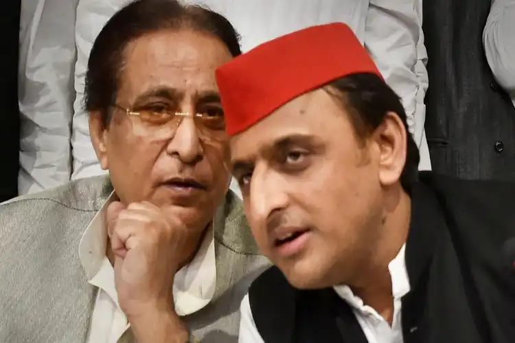 اعظم خان سے اکھلیش یادو کی ملاقات