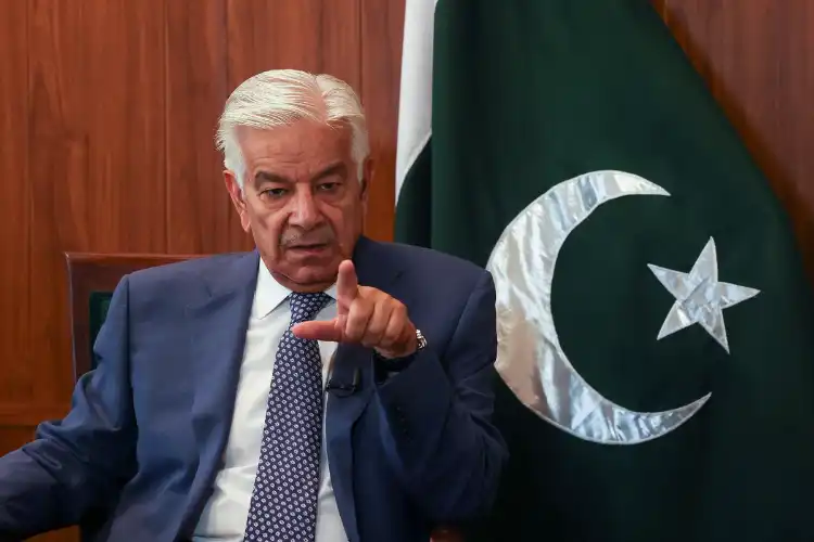 ہندوستان کے ساتھ جنگ کے امکانات حقیقی ہیں:خواجہ آصف