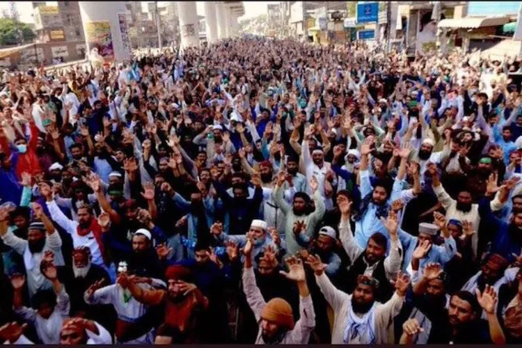 پاکستان۔ تحریک لبیک کا احتجاج، لاہور،راولپنڈی اوراسلام آباد میں ہنگامہ 