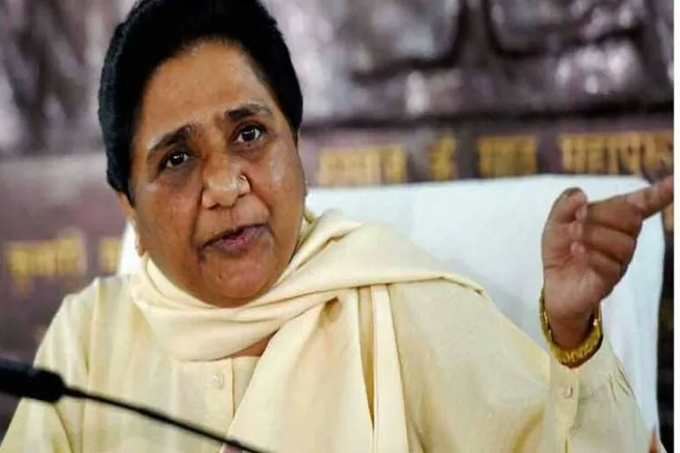 مایاوتی نے بی ایس پی کے کارکنوں کے جذبے کی تعریف کرتے ہوئے مخالف پارٹیوں پر حملہ کیا