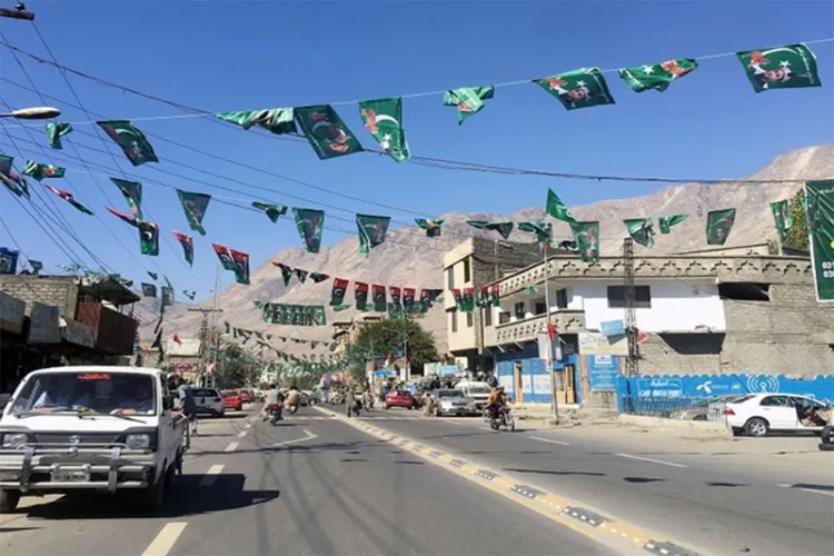 پاکستان: ٹی ایل پی کا مارچ پرتشدد، پولیس کے ساتھ جھڑپیں