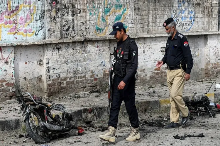 پاکستان: خیبر پختونخواہ میں پولیس اہلکار کا گولی مارکر قتل