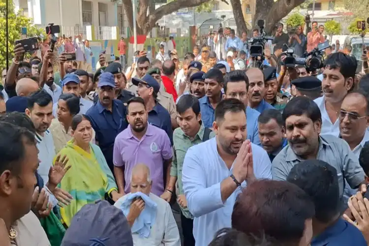بہار اسمبلی انتخابات : تیجسوی یادو نے راگھوپور سے پرچہ نامزدگی داخل کیا