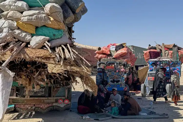 پاکستان: صوبہ خیبرپختونخوا میں مزید 28 افغان مہاجر کیمپ بند 