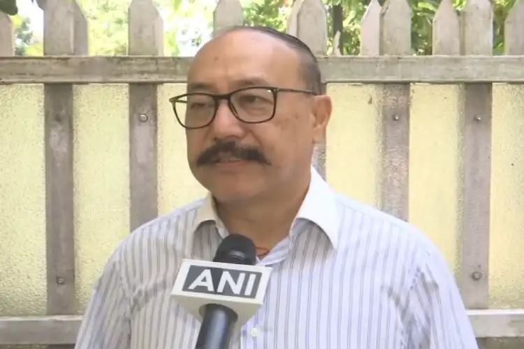 'مودی-ٹرمپ کے درمیان بہت مضبوط کیمسٹری ہے : ہرش وردھن شرنگلا 'مودی-ٹرمپ کے درمیان بہت مضبوط کیمسٹری ہے : ہرش وردھن شرنگلا