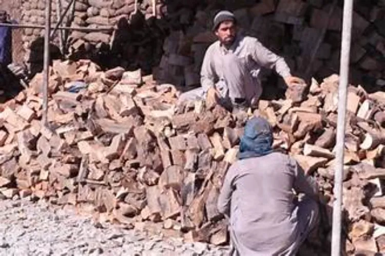 کابل ۔سردیوں سے قبل لکڑی اور کوئلے کی قیمتوں میں اضافہ کابل ۔سردیوں سے قبل لکڑی اور کوئلے کی قیمتوں میں اضافہ