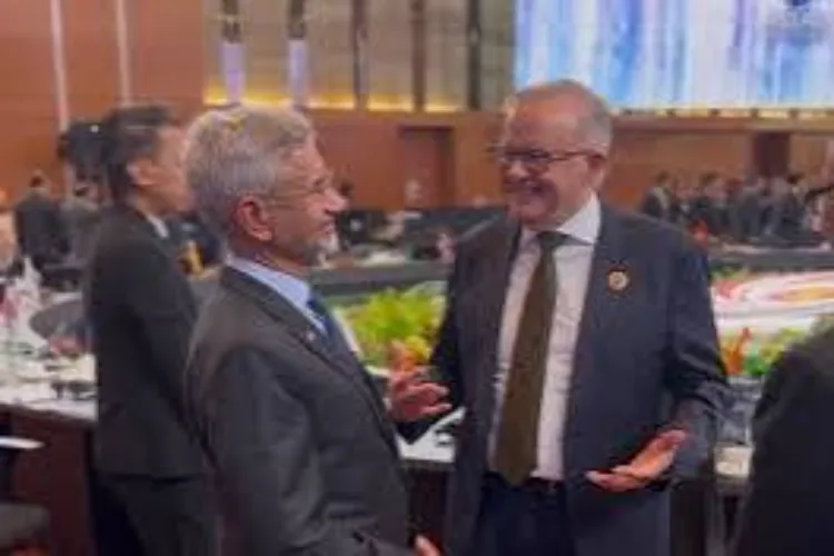 وزیرِ خارجہ ایس۔ جے شنکر نے مشرقی ایشیا سمٹ کے موقع پر آسٹریلوی وزیرِ اعظم انتھونی البانیز سے ملاقات کی۔